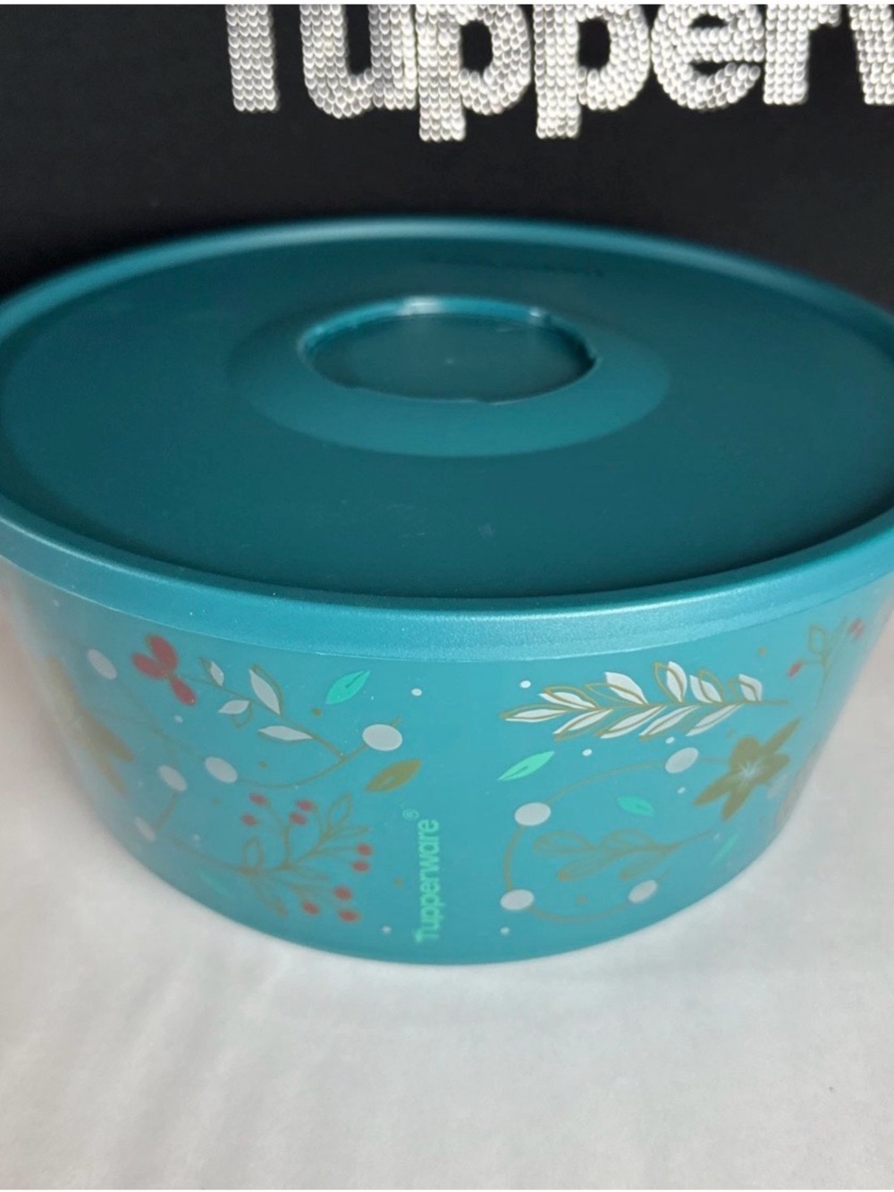 Tupperware Holiday Berry Fiesta Illumina Click Stack Bowl 18 Cup 4.3L NEW